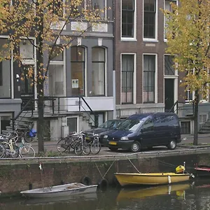 https://bb-singel-100.amsterdamhotelsnl.com